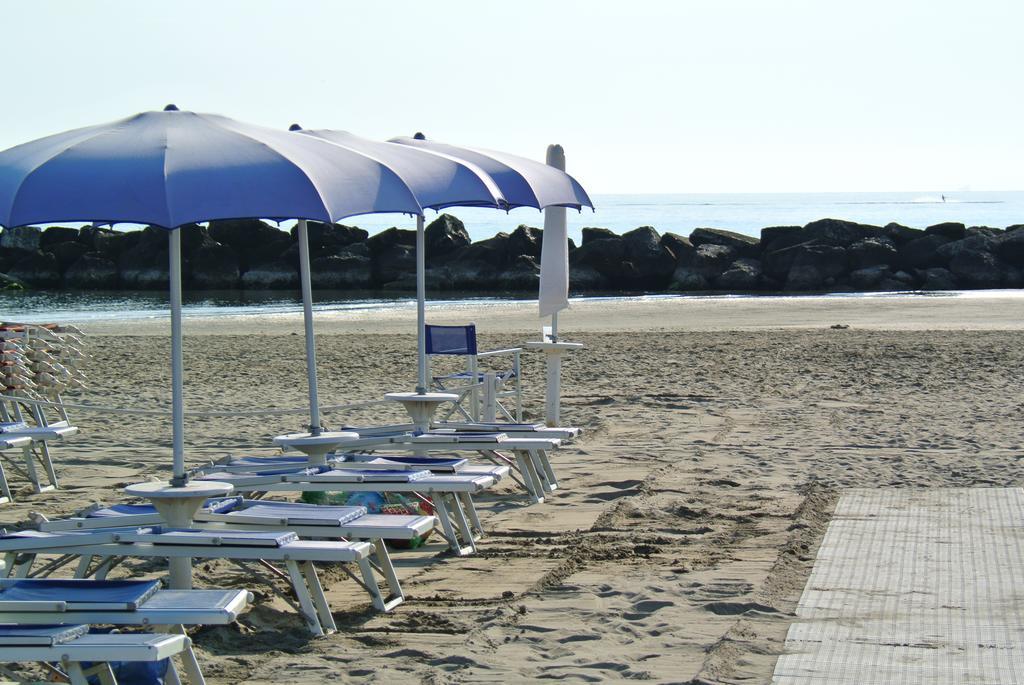 Hotel Antonella Lido di Classe Kültér fotó