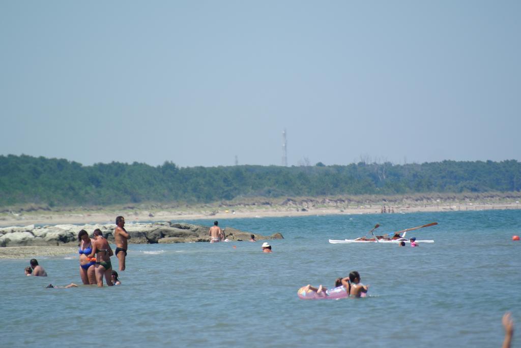 Hotel Antonella Lido di Classe Kültér fotó